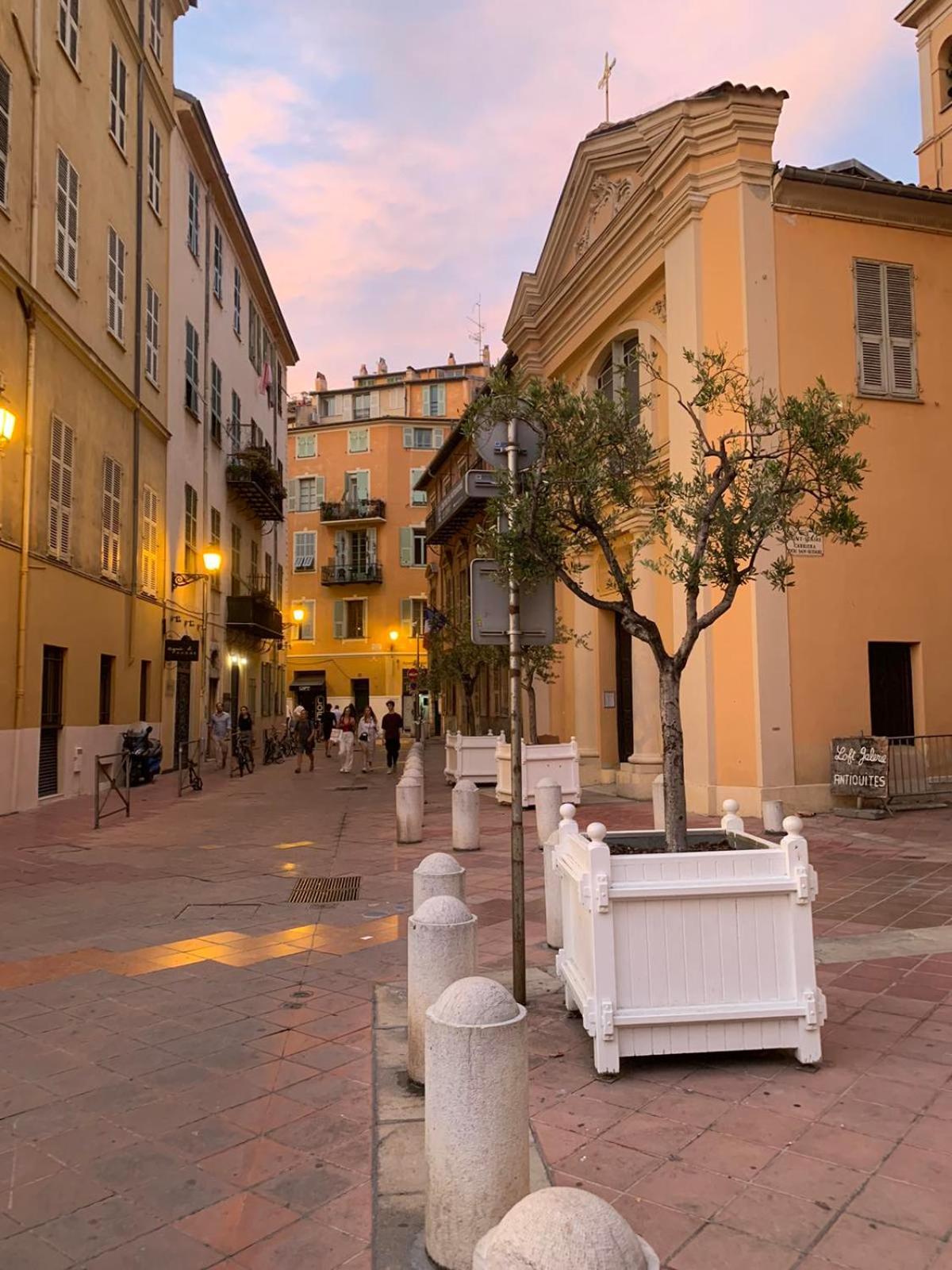 Apartment 33 On The Old Historic Senate Square Nizza Exterior foto